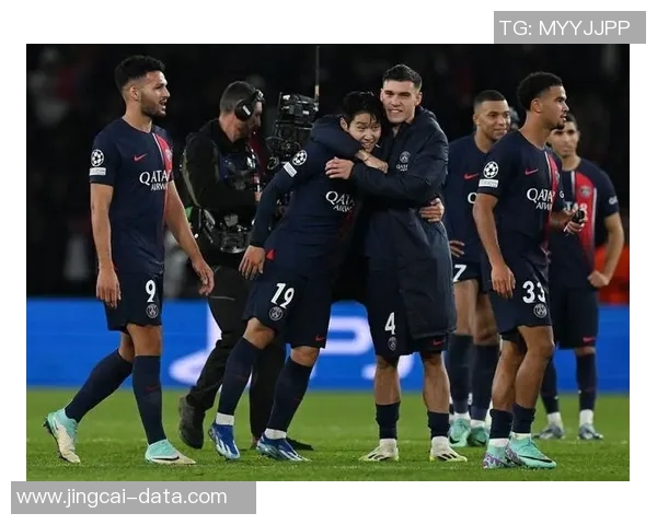 曼联狂胜那不勒斯五球大捷引发转会传闻热潮