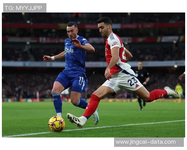 英超赛场惊现冷门阿森纳绝杀里昂引发全场欢呼